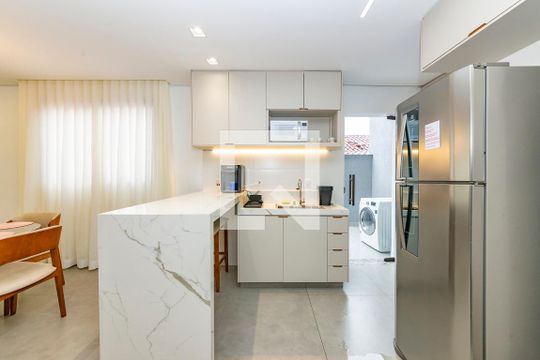 Cozinha de apartamento para alugar com 3 quartos, 90m² em Nova Suíça, Belo Horizonte