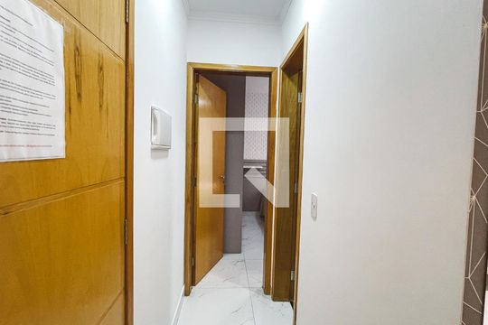 Corredor de apartamento para alugar com 1 quarto, 30m² em Casa Verde, São Paulo