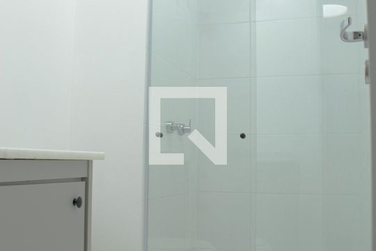 Banheiro de kitnet/studio à venda com 1 quarto, 26m² em República, São Paulo