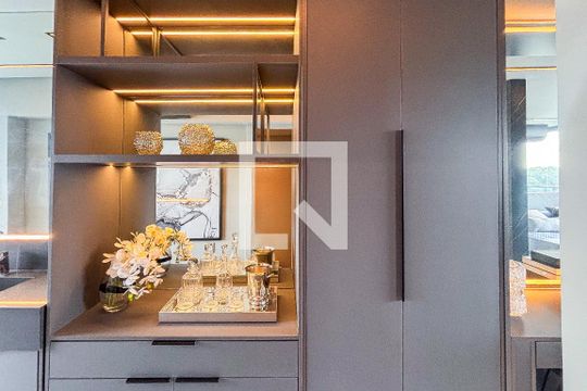 Banheiro da Suíte de apartamento à venda com 1 quarto, 94m² em Pinheiros, São Paulo