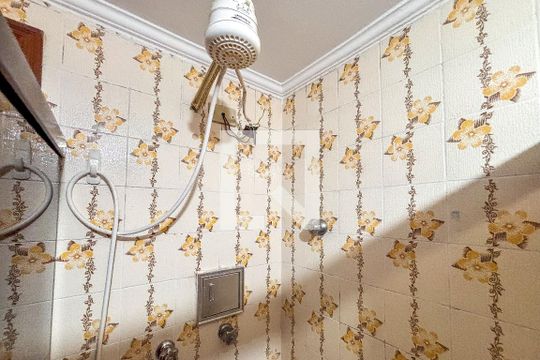 Banheiro Social de apartamento para alugar com 3 quartos, 110m² em Perdizes, São Paulo