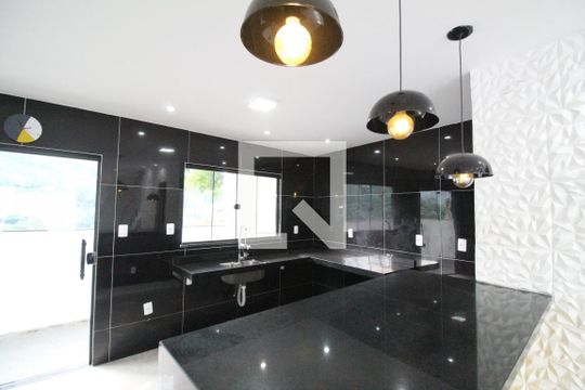 Cozinha de casa de condomínio à venda com 2 quartos, 160m² em Taquara, Rio de Janeiro