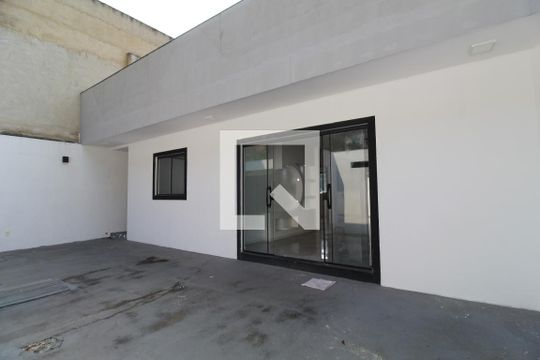 Frente da casa de casa de condomínio à venda com 2 quartos, 160m² em Taquara, Rio de Janeiro