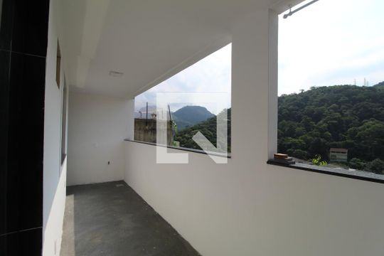 Varanda dos fundos de casa de condomínio à venda com 2 quartos, 160m² em Taquara, Rio de Janeiro