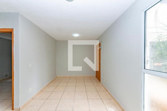 Sala de apartamento para alugar com 2 quartos, 58m² em Chacaras Reunidas Santa Terezinha, Contagem