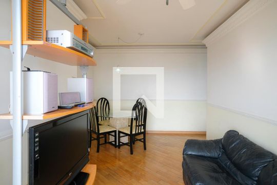 Sala de apartamento para alugar com 2 quartos, 63m² em Santo Antônio, São Caetano do Sul