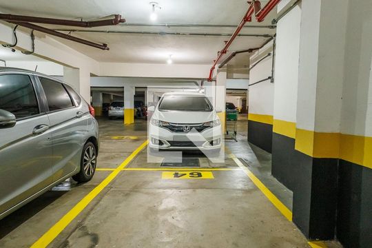 Área comum - Estacionamento de apartamento para alugar com 3 quartos, 170m² em Centro, Taubaté