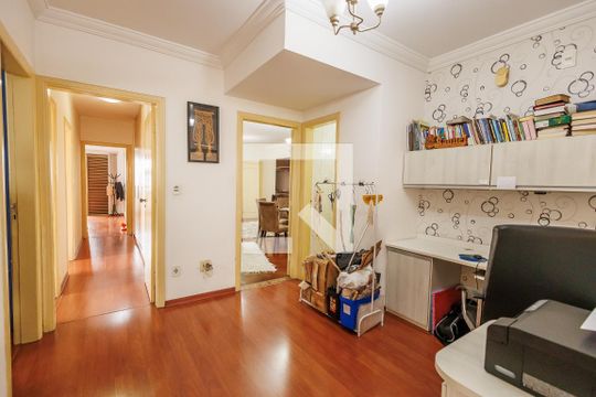 Escritório de apartamento para alugar com 3 quartos, 170m² em Centro, Taubaté