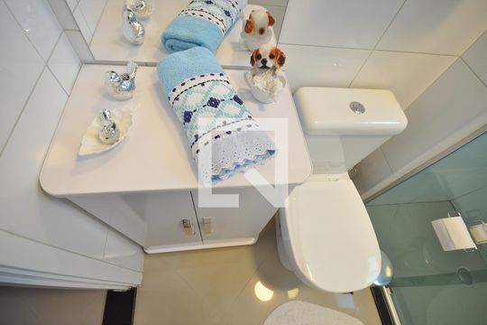Banheiro Social de apartamento à venda com 1 quarto, 33m² em Vila Mazzei, São Paulo