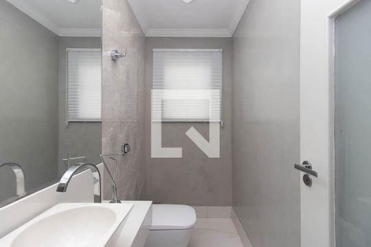Lavabo de casa para alugar com 3 quartos, 310m² em Vila Gustavo, São Paulo