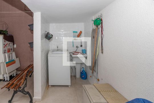 Área de Serviço de casa à venda com 3 quartos, 220m² em Jardim Aeroporto, São Paulo