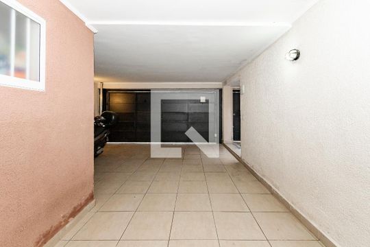 Garagem de casa à venda com 3 quartos, 220m² em Jardim Aeroporto, São Paulo