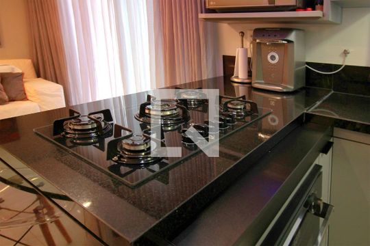 Cozinha de apartamento à venda com 2 quartos, 132m² em Lourdes, Belo Horizonte