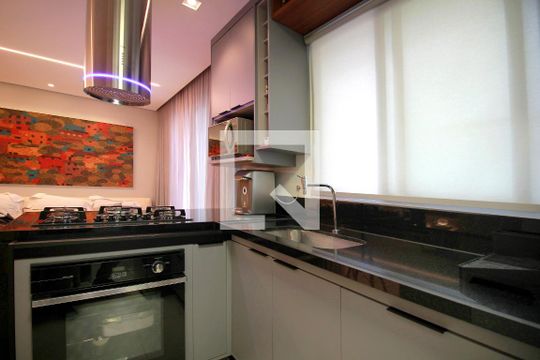Cozinha de apartamento à venda com 2 quartos, 132m² em Lourdes, Belo Horizonte