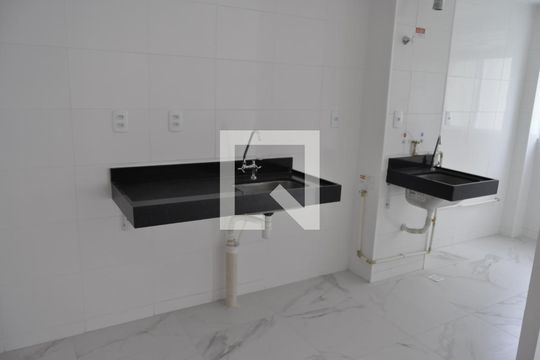Sala/Cozinha de apartamento para alugar com 2 quartos, 40m² em Del Castilho, Rio de Janeiro