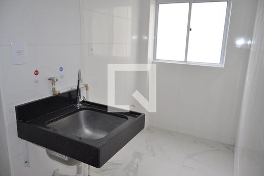 Sala/Cozinha de apartamento para alugar com 2 quartos, 40m² em Del Castilho, Rio de Janeiro