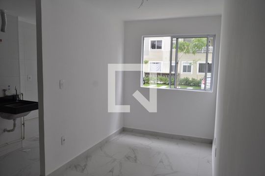 Sala/Cozinha de apartamento para alugar com 2 quartos, 40m² em Del Castilho, Rio de Janeiro