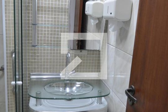 Banheiro de apartamento para alugar com 2 quartos, 70m² em Méier, Rio de Janeiro