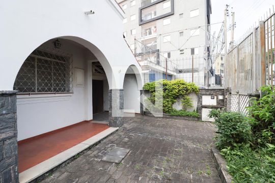 Entrada de casa à venda com 4 quartos, 400m² em Jardim São Paulo, São Paulo