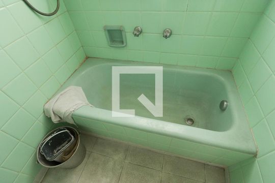 Banheiro da Suíte de casa à venda com 4 quartos, 400m² em Jardim São Paulo, São Paulo
