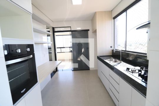 Cozinha de apartamento para alugar com 3 quartos, 110m² em Jardim Botânico, Uberlândia