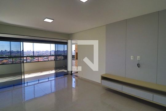 Apartamento para alugar com 3 quartos, 110m² em Jardim Botânico, Uberlândia