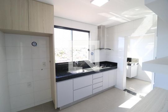Cozinha de apartamento para alugar com 3 quartos, 110m² em Jardim Botânico, Uberlândia
