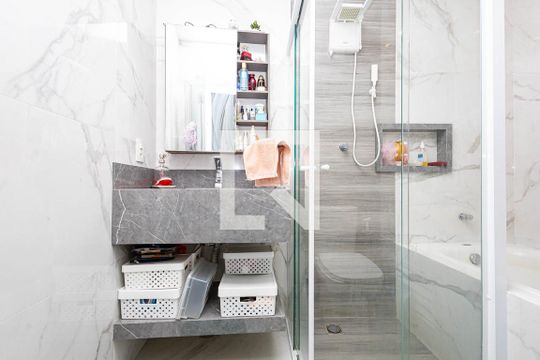 Banheiro de apartamento à venda com 2 quartos, 65m² em Bela Vista, São Paulo