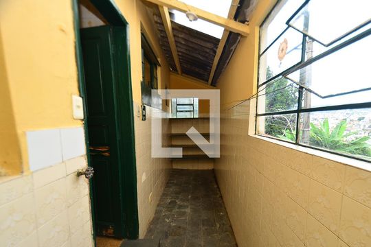 Casa 2 Corredor do Quarto de casa à venda com 8 quartos, 200m² em Sagrada Família, Belo Horizonte