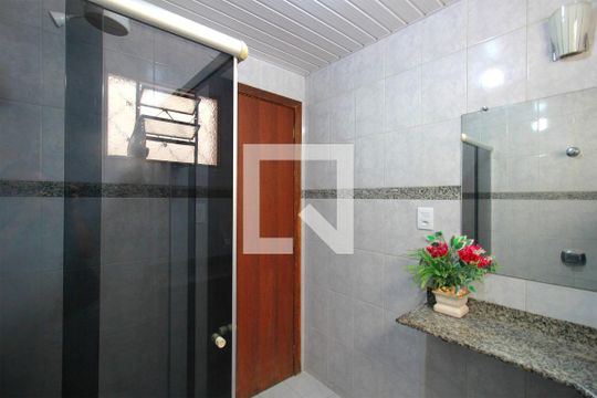 Banheiro de casa à venda com 3 quartos, 281m² em União, Belo Horizonte