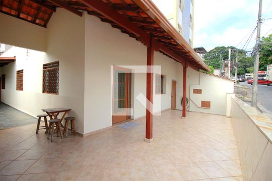 Varanda de casa à venda com 3 quartos, 281m² em União, Belo Horizonte