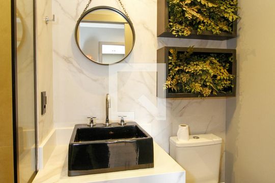 Banheiro da Social de apartamento para alugar com 2 quartos, 60m² em Pinheiros, São Paulo