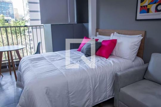 Quarto de apartamento à venda com 1 quarto, 25m² em Cerqueira César, São Paulo