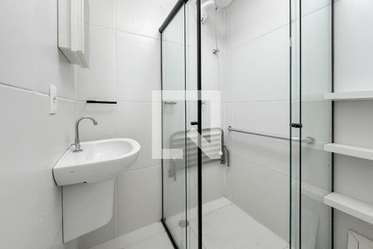 Banheiro de kitnet/studio à venda com 1 quarto, 38m² em Liberdade, São Paulo