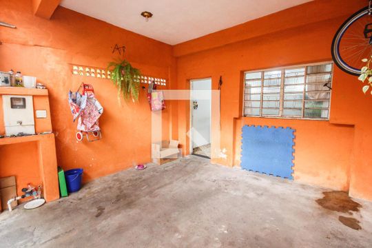 Garagem de casa à venda com 4 quartos, 180m² em Vila Barbosa, São Paulo