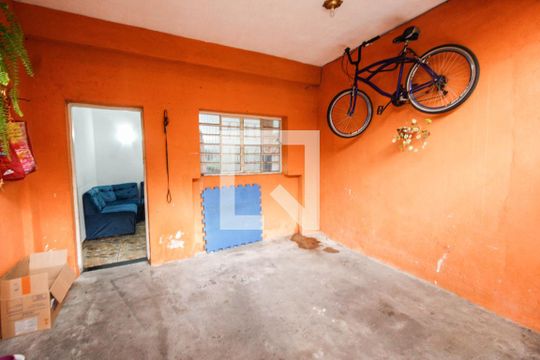 Garagem de casa à venda com 4 quartos, 180m² em Vila Barbosa, São Paulo