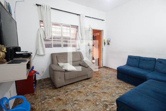 Casa à venda com 4 quartos, 180m² em Vila Barbosa, São Paulo