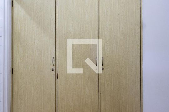 Quarto de Serviço de apartamento para alugar com 3 quartos, 70m² em Grajaú, Rio de Janeiro