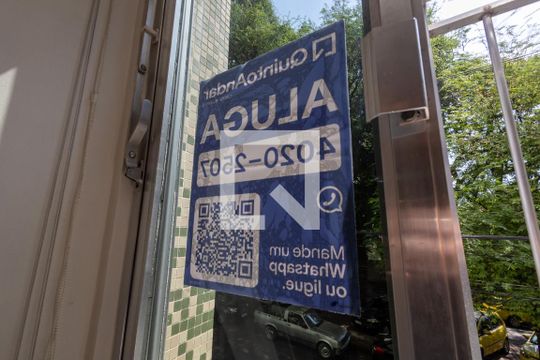 Placa de apartamento para alugar com 3 quartos, 70m² em Grajaú, Rio de Janeiro