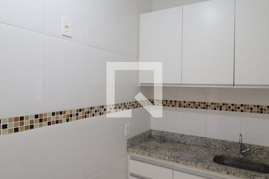 Cozinha de apartamento para alugar com 2 quartos, 40m² em Jaqueline, Belo Horizonte