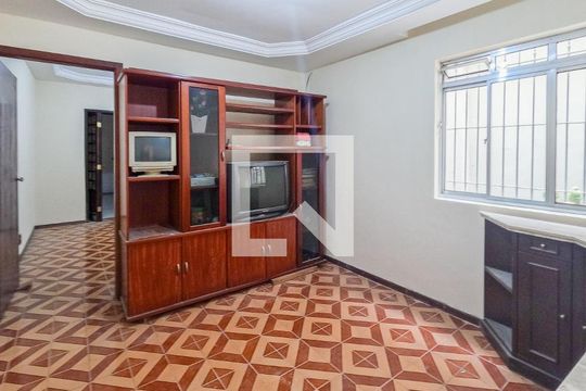 Sala de TV de casa para alugar com 3 quartos, 240m² em Jardim Sao Jose, São Paulo