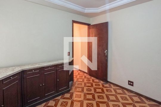 Sala de TV de casa para alugar com 3 quartos, 240m² em Jardim Sao Jose, São Paulo