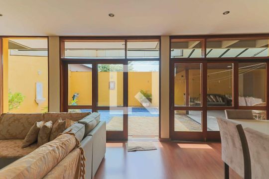 Sala de casa à venda com 5 quartos, 350m² em Cidade São Francisco, São Paulo