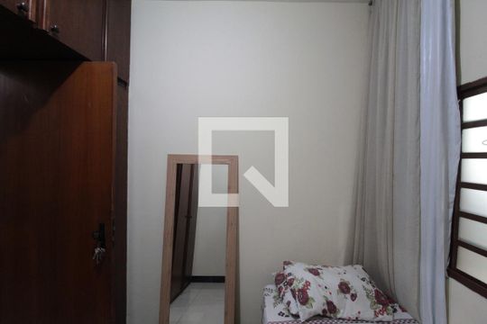 Quarto 2 de casa à venda com 3 quartos, 150m² em  Santa Amélia, Belo Horizonte