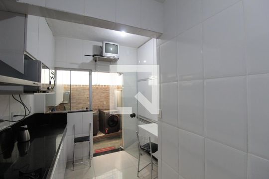 Cozinha de casa à venda com 3 quartos, 150m² em  Santa Amélia, Belo Horizonte
