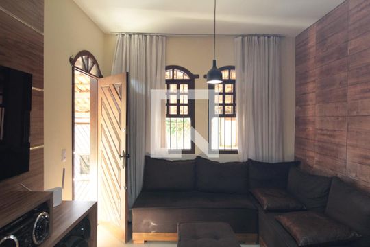 Casa à venda com 3 quartos, 150m² em  Santa Amélia, Belo Horizonte