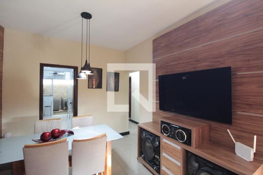 Sala de casa à venda com 3 quartos, 150m² em  Santa Amélia, Belo Horizonte