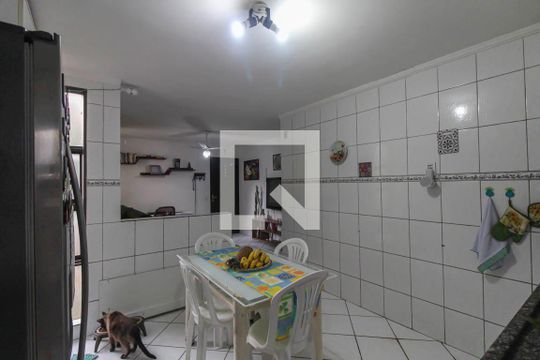 Cozinha de apartamento à venda com 2 quartos, 68m² em Fazenda da Juta, São Paulo