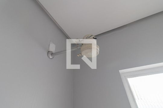 Banheiro da Suíte 7 de casa para alugar com 8 quartos, 240m² em Centro Histórico, Porto Alegre