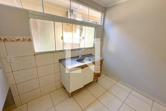 Cozinha de apartamento para alugar com 1 quarto, 40m² em Ingleses Norte, Florianópolis